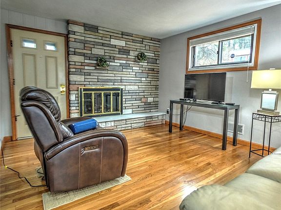 4th image of 231 Cherrydell Dr