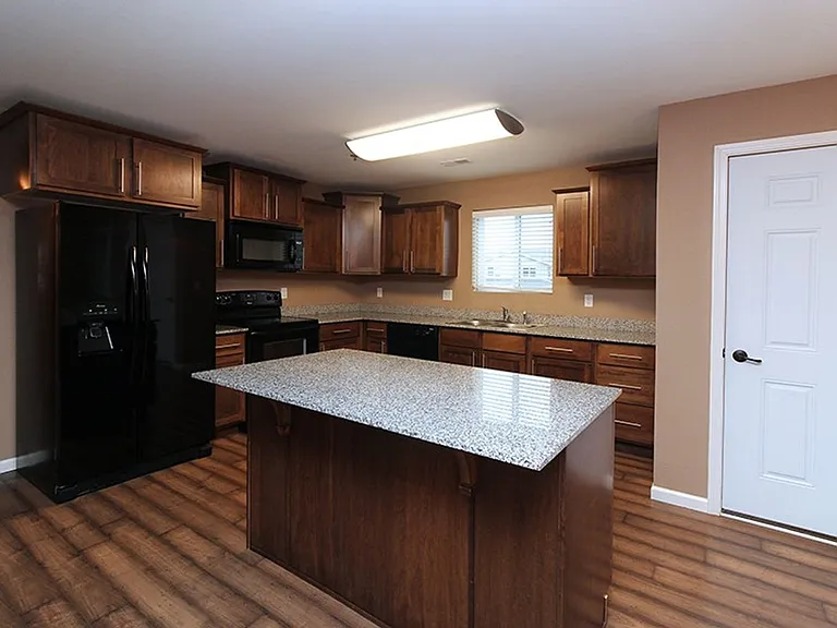 Bridgeview Bay Condos — Photo 12