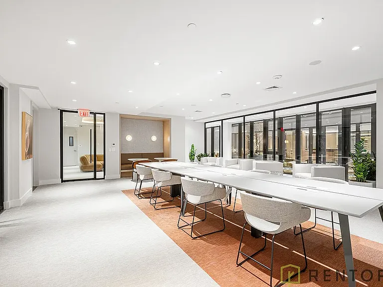 622 11th Ave #1108N — Photo 39