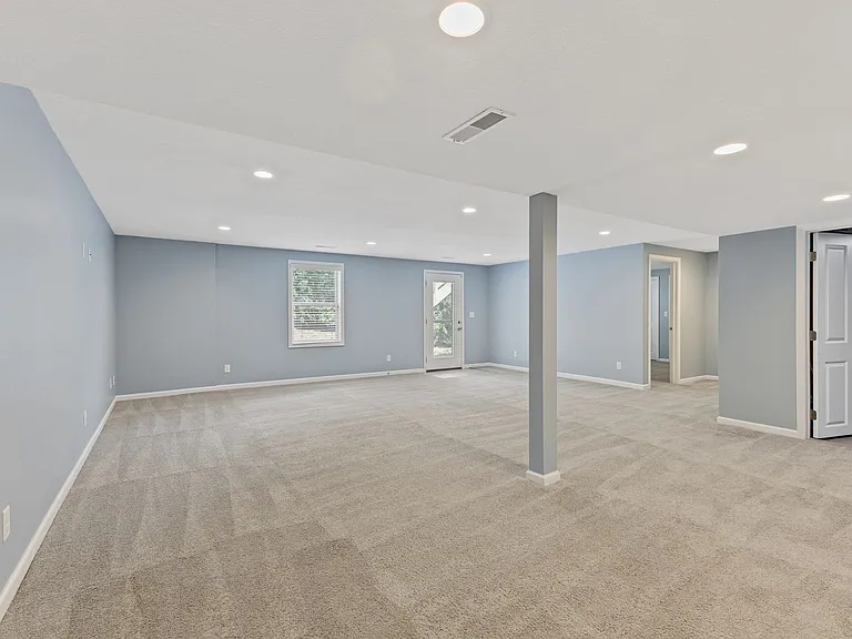 2419 Destiny Ct E — Photo 17