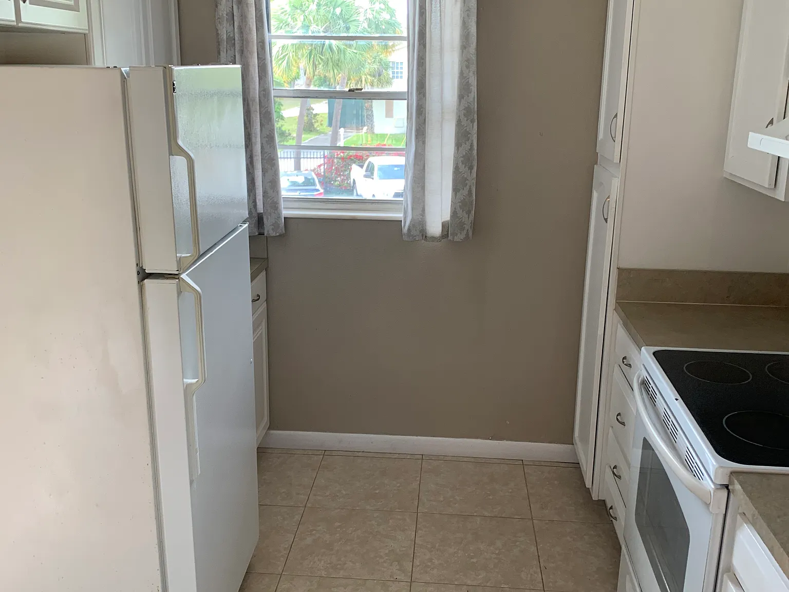 701 N Indian River Dr — Photo 3
