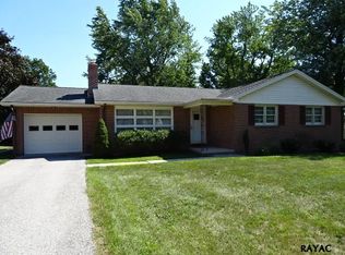 150 Ridgefield Dr, York, PA 17403