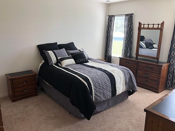 2nd image of 1742 Savannah Ln