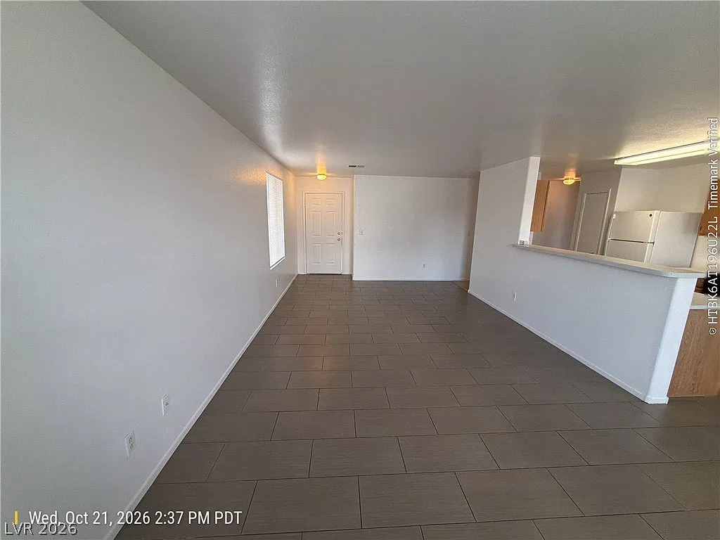 3 bed, 2.0 bath, 1297 sqft, $1,825 — Photo 2