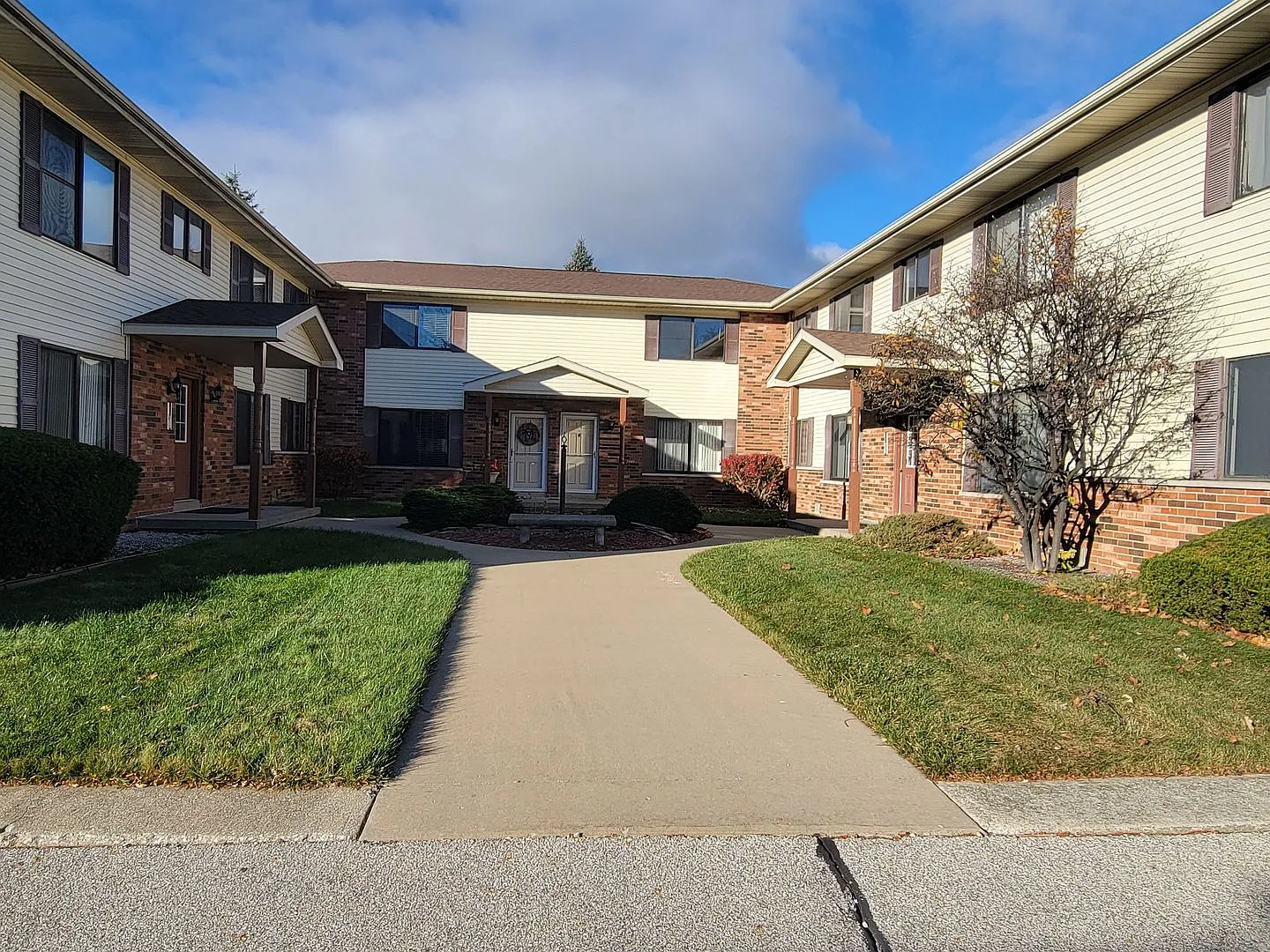 6215 Normandy Drive — Photo 1
