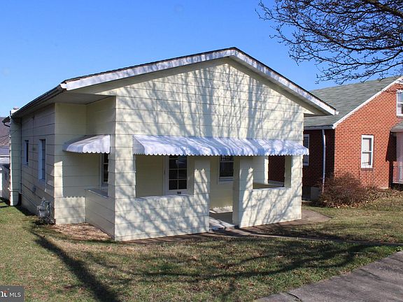 2nd image of 705 Hill Top Dr