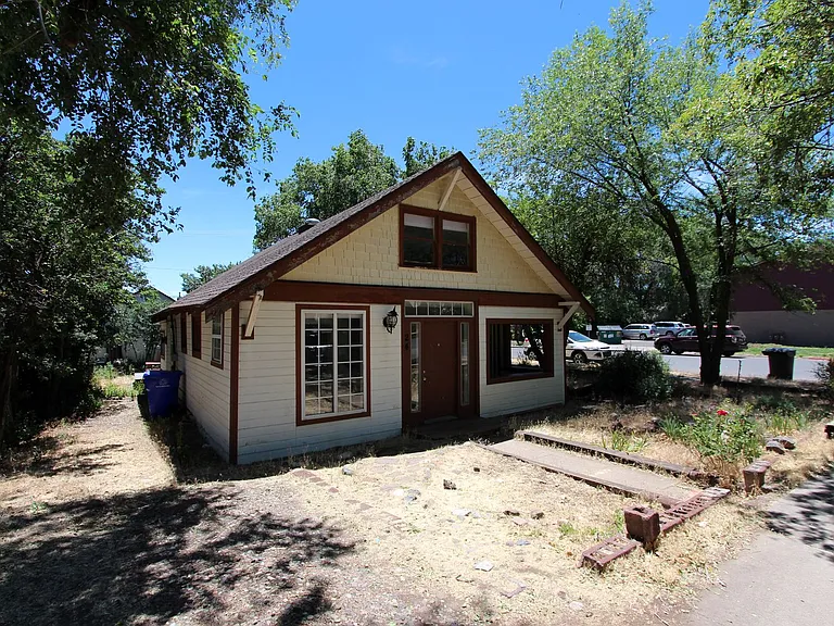 24 W C Riv — Photo 1