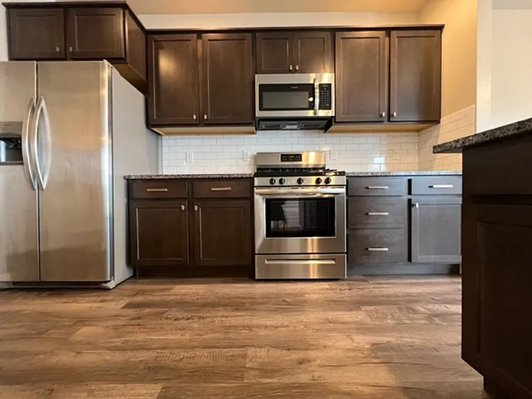 128 N Sevenoaks Ave — Photo 9