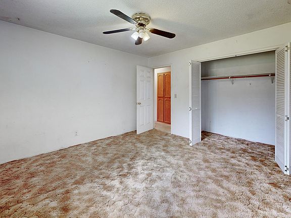 4th image of 2065 Howlett Ave