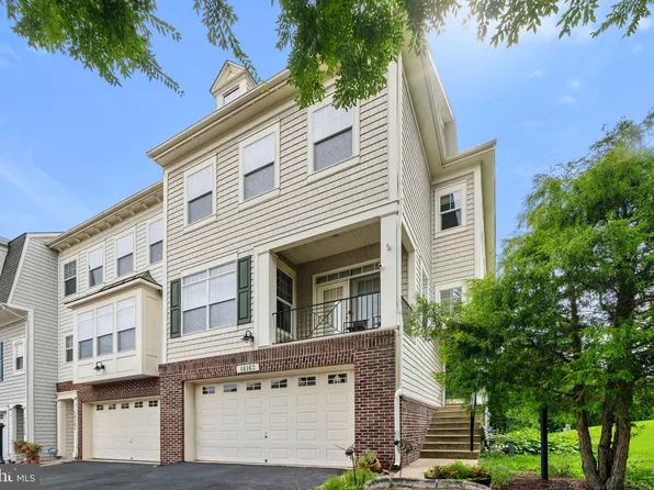 14163 Catbird Dr, Gainesville, VA 20155