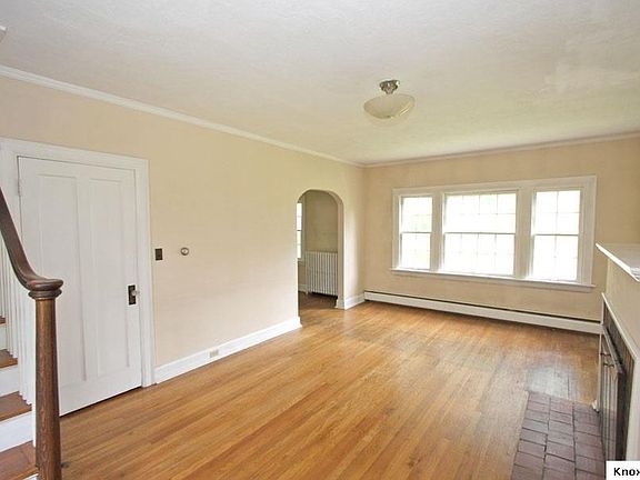 4th image of 1111 E Vine St