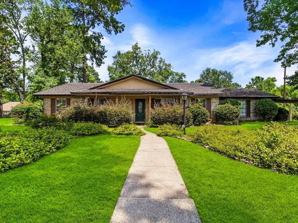 458 E Lake Dr, Livingston, TX 77351