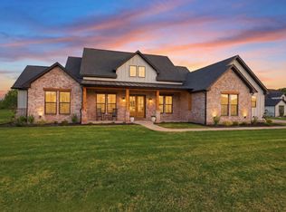 330 Charlie Joseph Dr, Van Alstyne, TX 75495