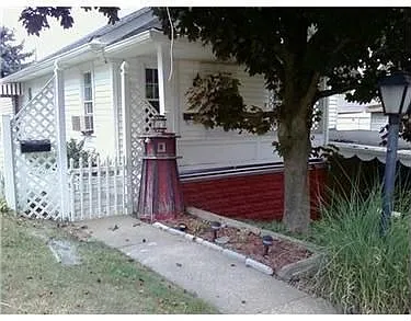 73 Murray Ave photo 1