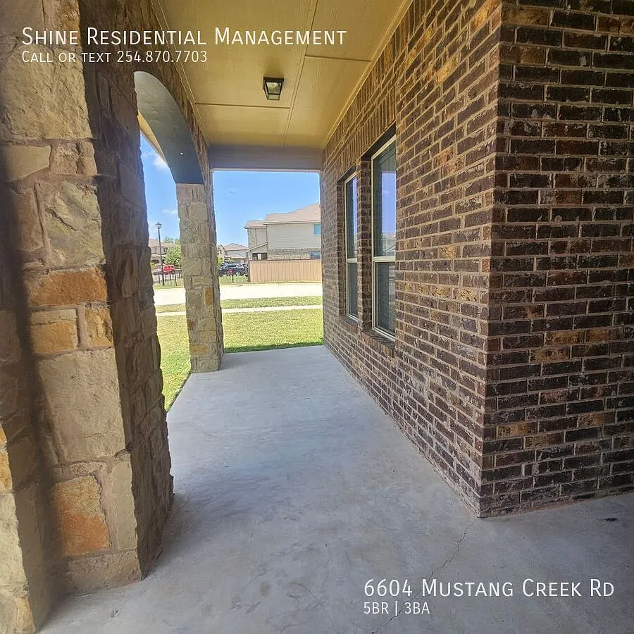 Adorable 2 story close to Fort Hood — Photo 3