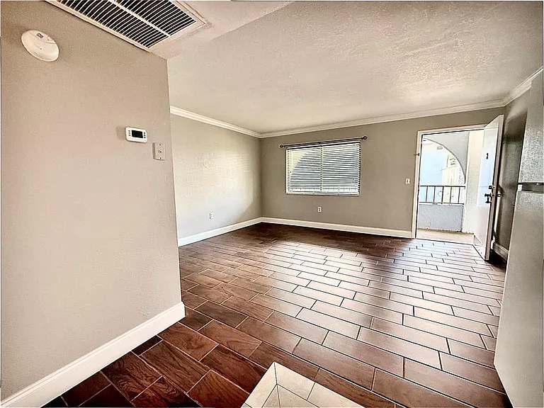133 Oyster Bay Cir #370 — Photo 5