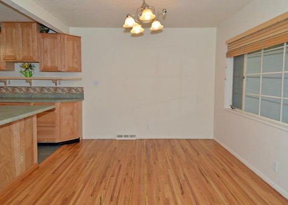 3rd image of 3537 California St NE