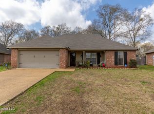 113 Cedarstone Dr, Terry, MS 39170