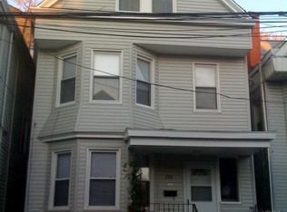 228 4th St, Newark, NJ 07107