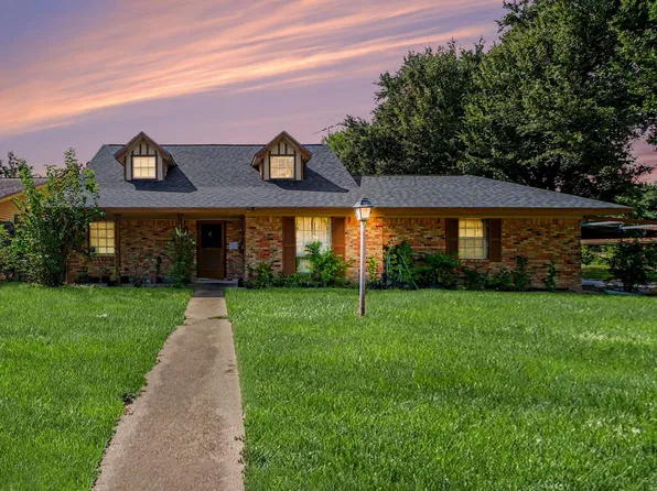 2806 Dewberry Ln, Pasadena, TX 77502