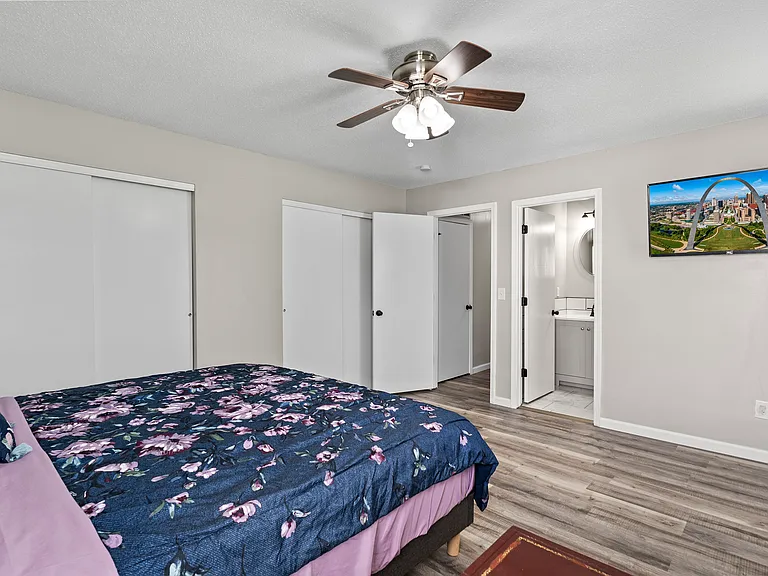 5185 Edgemere Dr — Photo 17