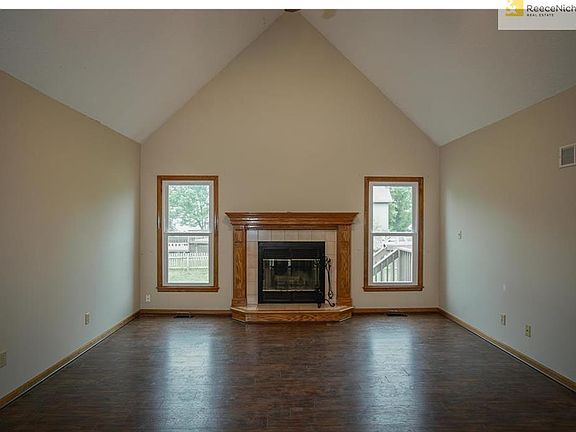 2nd image of 1517 NE Harvest Ln