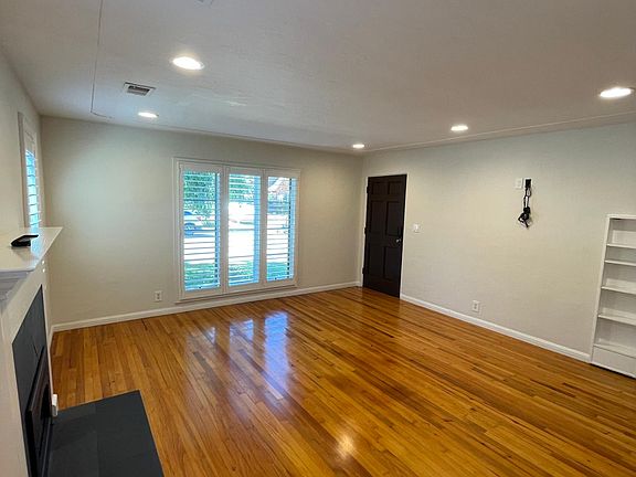 4th image of 1028 Sevier Ave