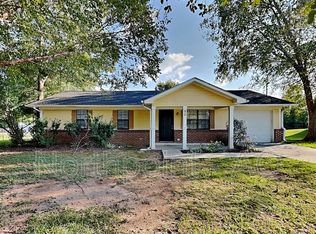 90 Grove Creek Dr, Locust Grove, GA 30248