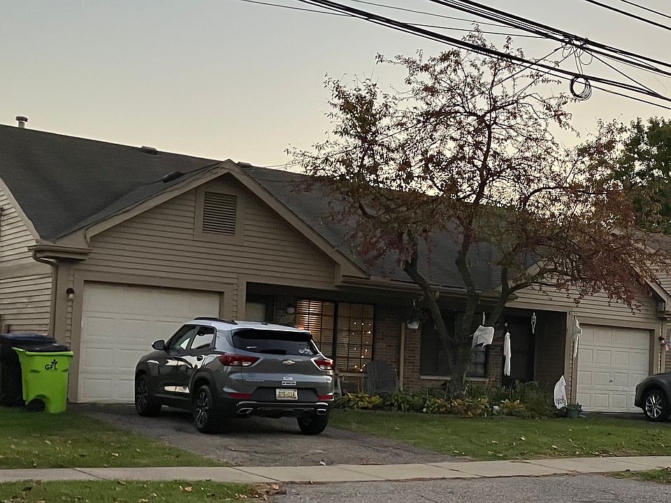 This is a duplex, unit on the right is for rent