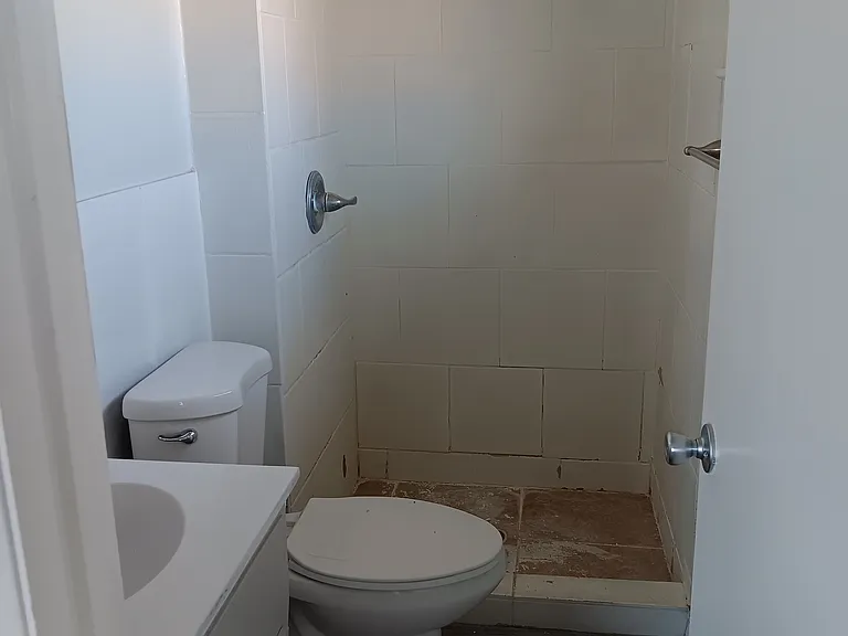 2714 Crestview Dr — Photo 7