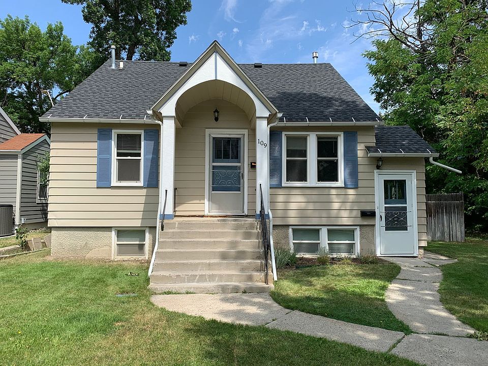 1st image of 109 Yellowstone Ave