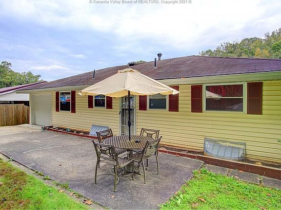 2nd image of 1821 Oakridge Dr