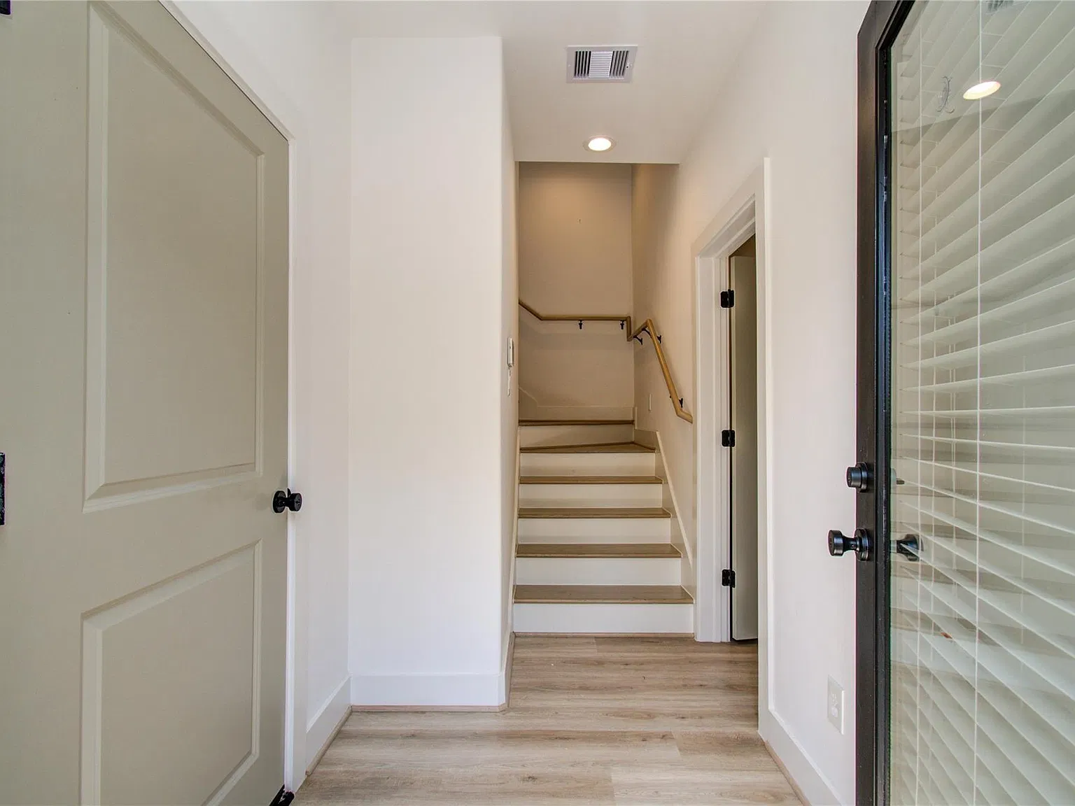 3 bed, 3.5 bath, 1783 sqft, $2,500 — Photo 2