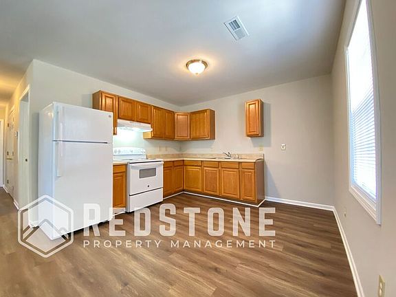 4th image of 1114 Chandler Ave