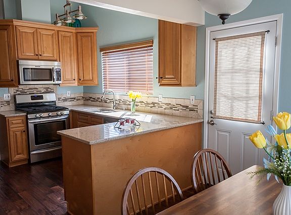 2nd image of 504 E Playa Blanca Ct