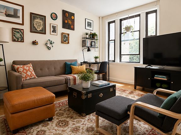 2nd image of 600 Park Pl #14