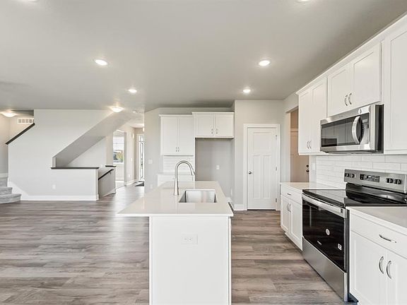 4th image of 16409 Deerview Dr