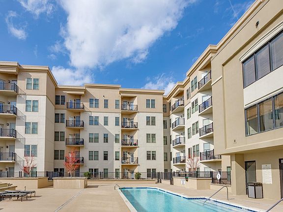 2nd image of 601 Main St APT 410