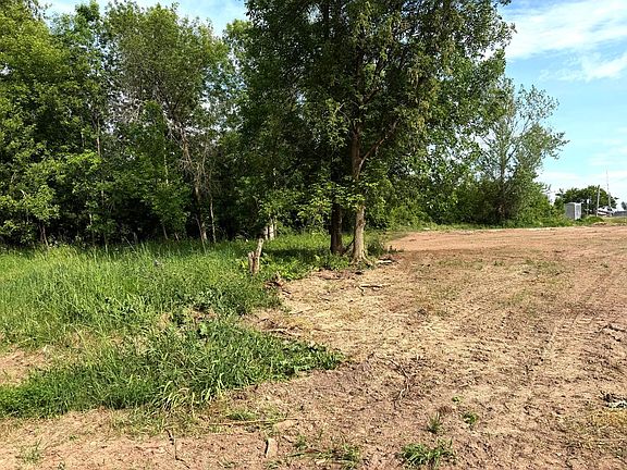 3rd image of 5AC Ginger Ave