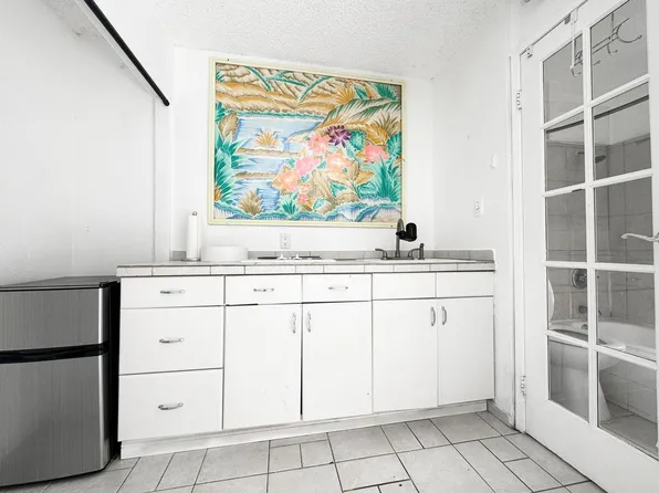 249 Kapili St, Honolulu, HI