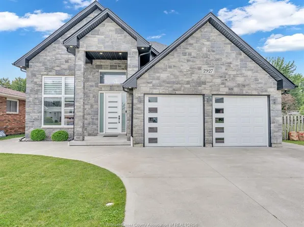 2927 Clemenceau Blvd, Windsor, ON N8T 2R2