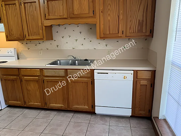 610 Old Covington Hwy — Photo 5