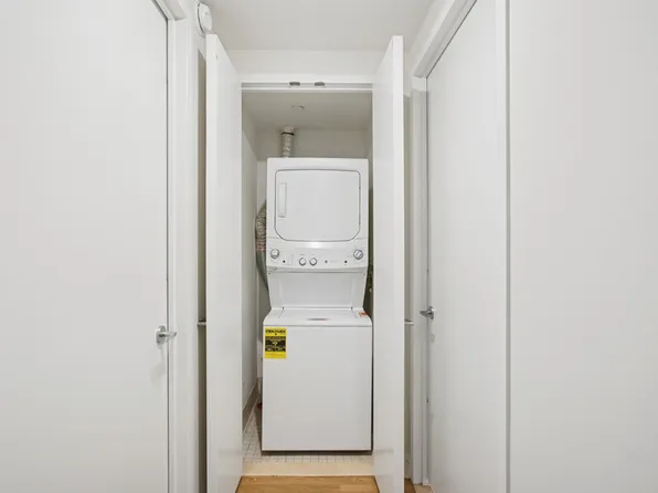 120 Riverside Boulevard image 9 of 24