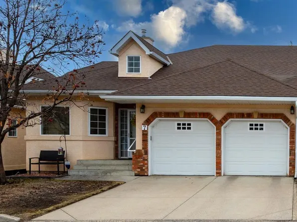 6841 E Coach Hill Rd SW #7, Calgary, AB T3H 3T9