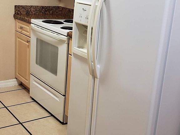 4th image of 814 NW 36th Ave APT 407