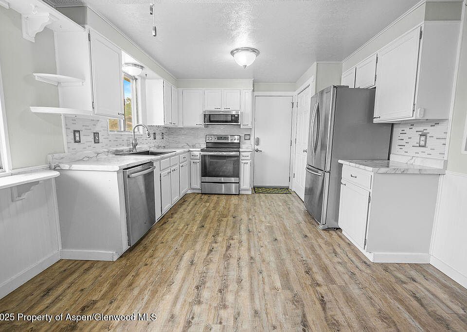 1st image of 562 Rose St