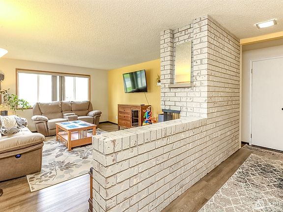 4th image of 4114 246th Street Ct E
