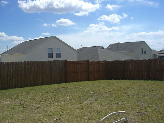 Large Fenced Backyard! 