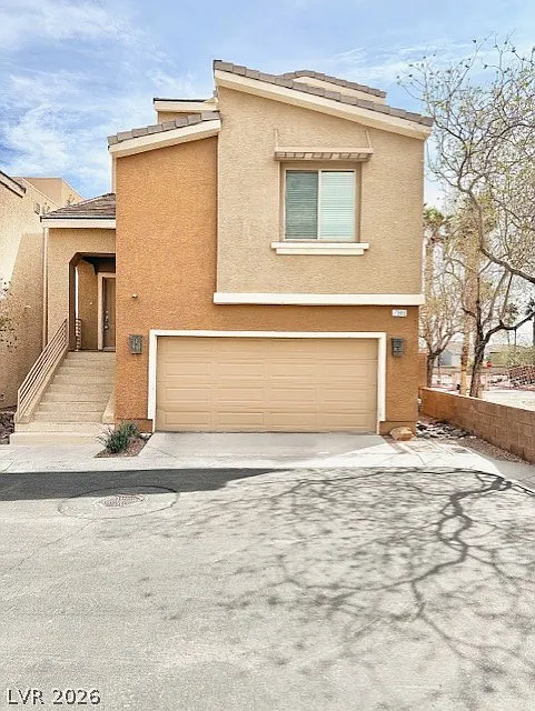 3 bed, 2.5 bath, 2085 sqft, $1,999 — Photo 2