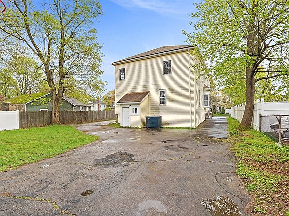 4th image of 55 Cushing Ave
